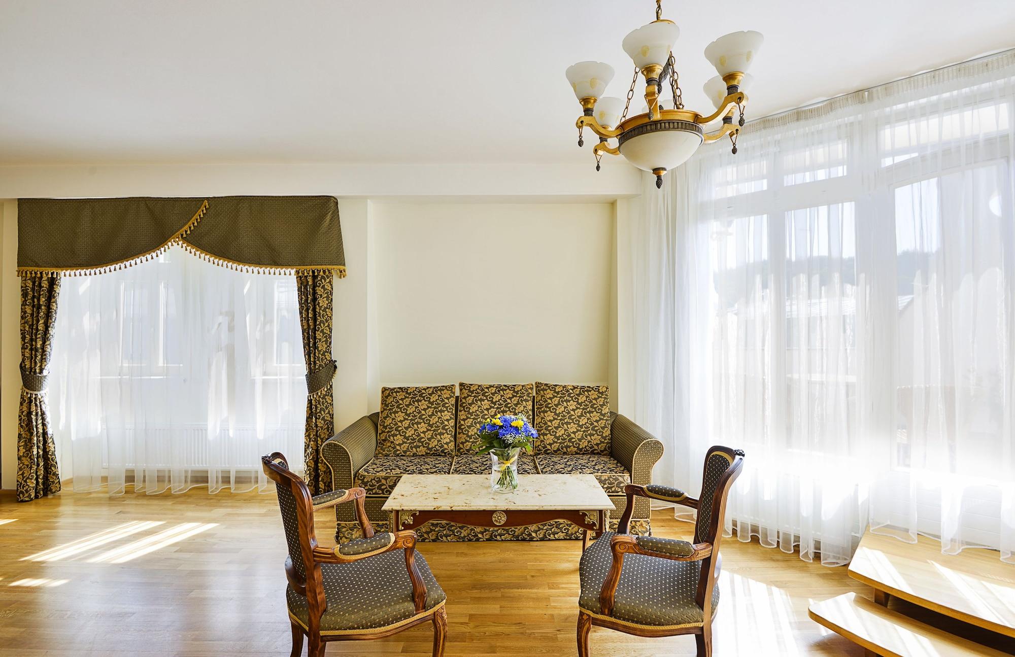 Residence Romanza Марианске-Лазне Экстерьер фото